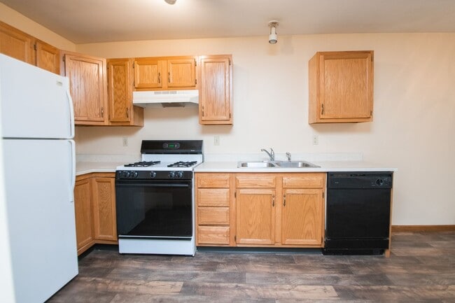 Building Photo - 2 bed 1 bath town-home in Chesterton