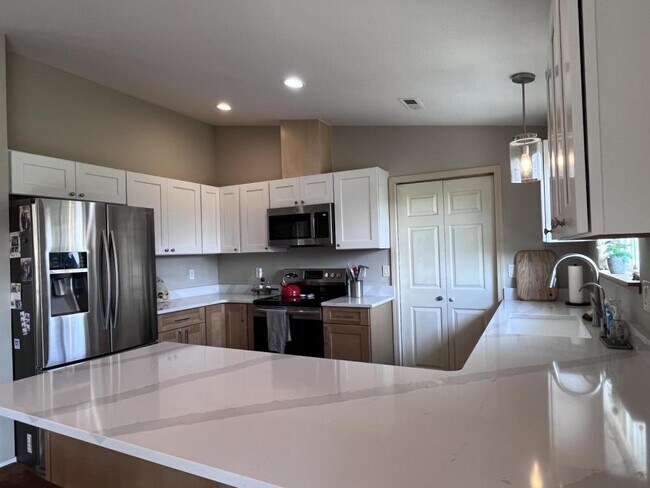 Building Photo - 22563 Hanley Dr