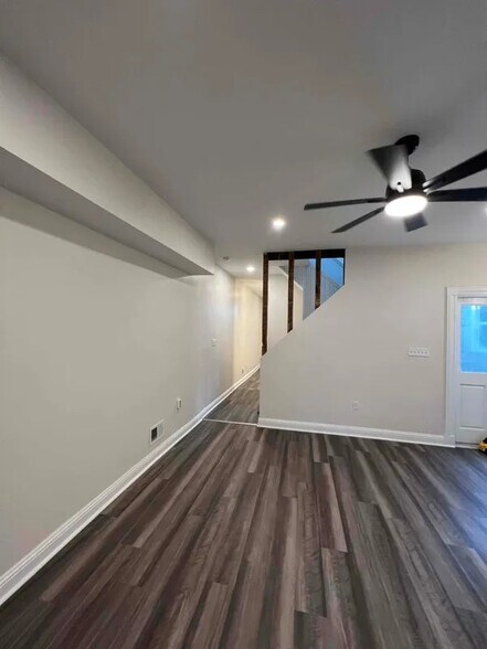 Building Photo - 521 Avery St