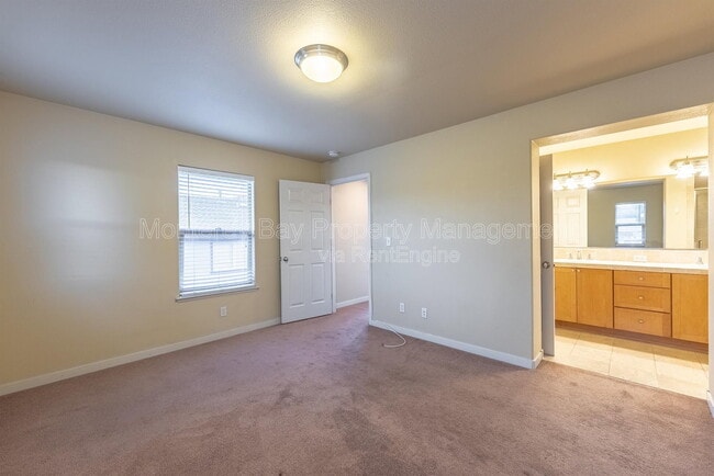 Building Photo - 594 Lopez Ave
