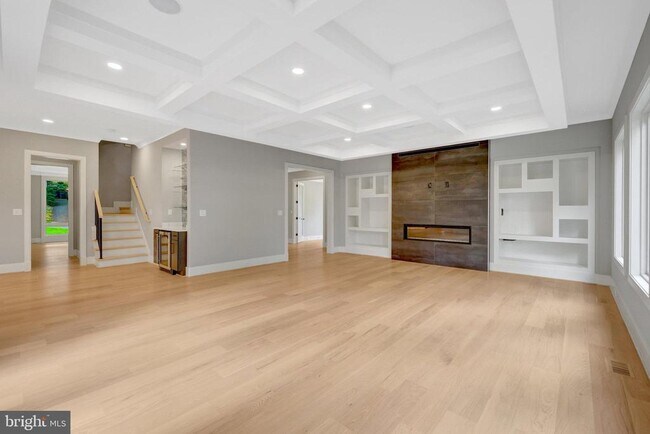 Building Photo - 6226 Kellogg Dr