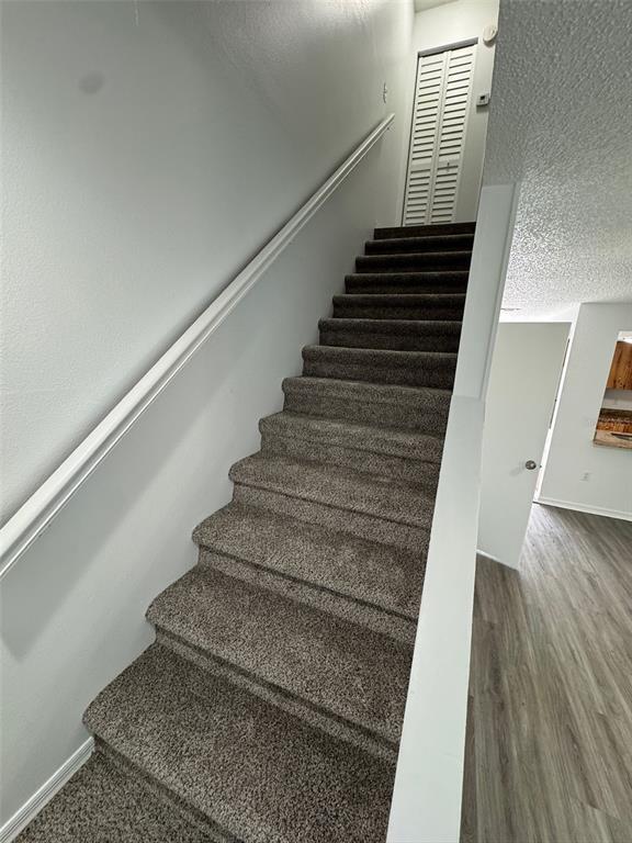 Building Photo - 1409 NE 17th Ave