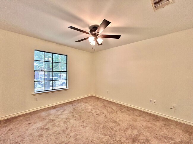 Building Photo - Cozy 3BR/2BA Single-Story Home with Privat...