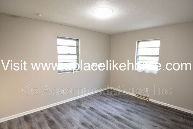 Building Photo - 1725 N 76th Terrace