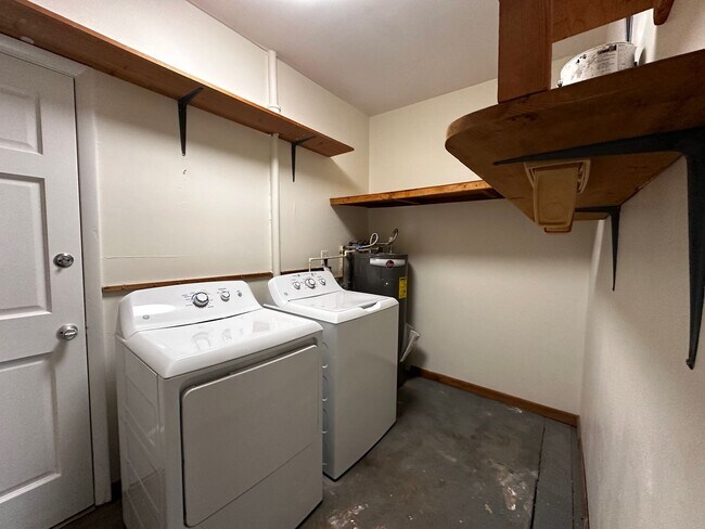 Building Photo - 1221 Winifred Dr