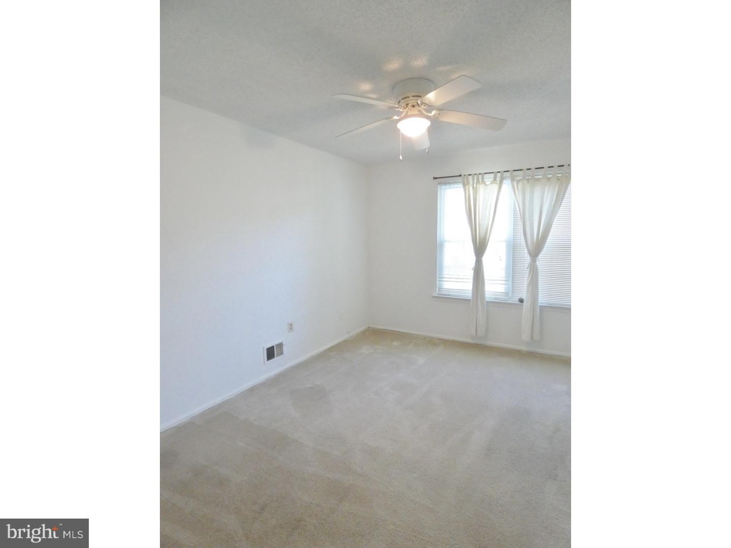 Building Photo - 12 Holly Ct