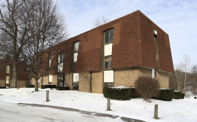 Building Photo - Water's Edge Apartments