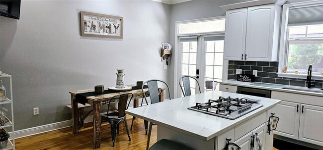 Building Photo - 1147 Delaney Ave