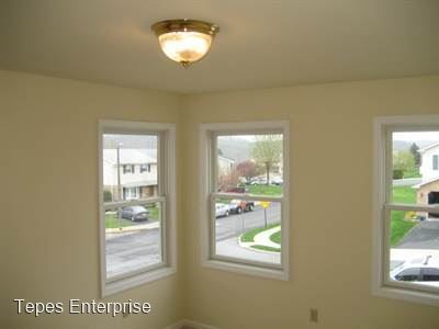 Building Photo - 3 br, 2.5 bath House - 3035 Center Rd