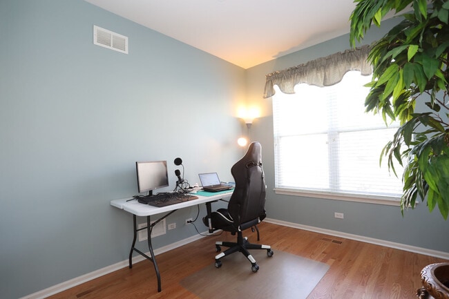 Building Photo - 21911 W Tori Ln