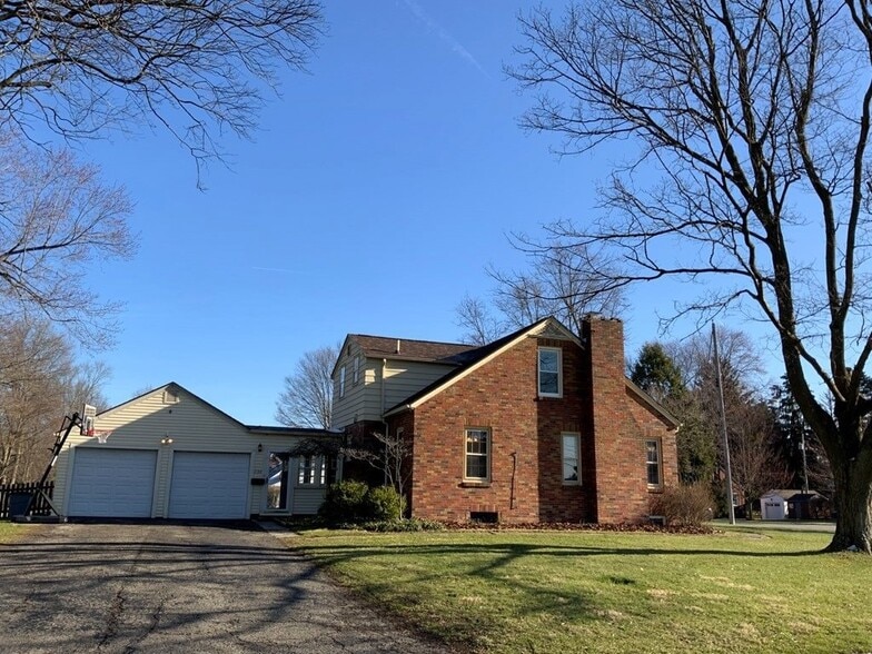 Building Photo - 1194 Woodland Rd