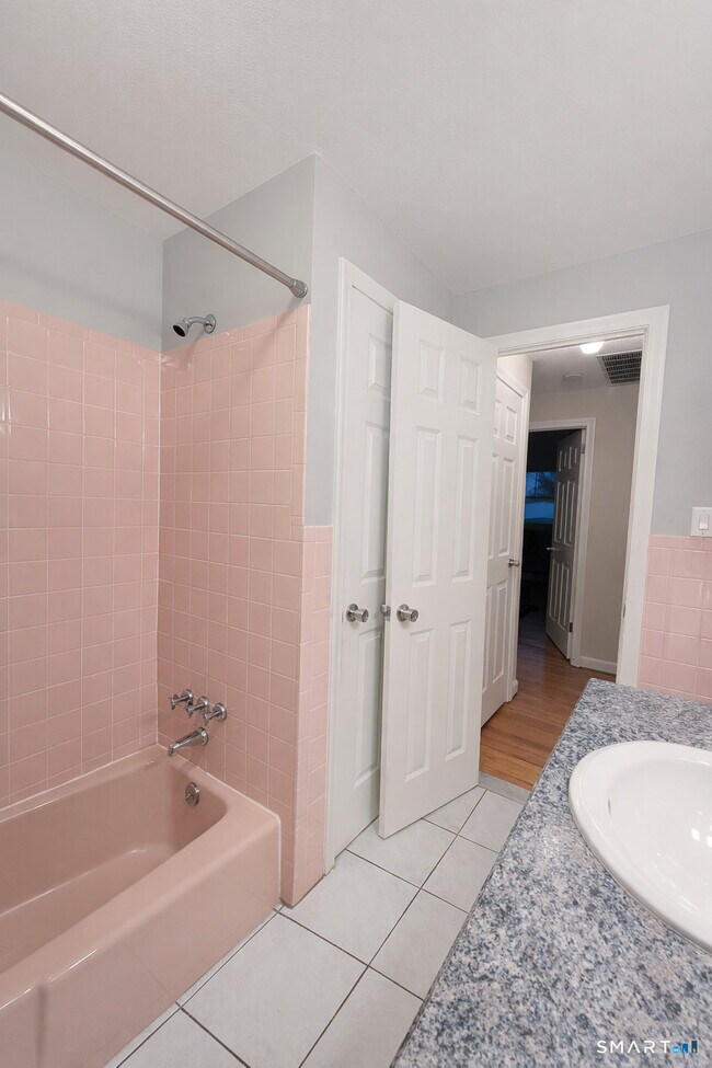 Building Photo - 46 Turkey Hill Rd