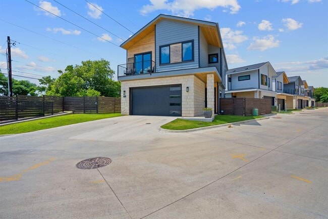 Building Photo - 5806 Sutherlin Rd