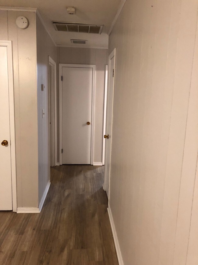 Building Photo - 6 W 32nd St