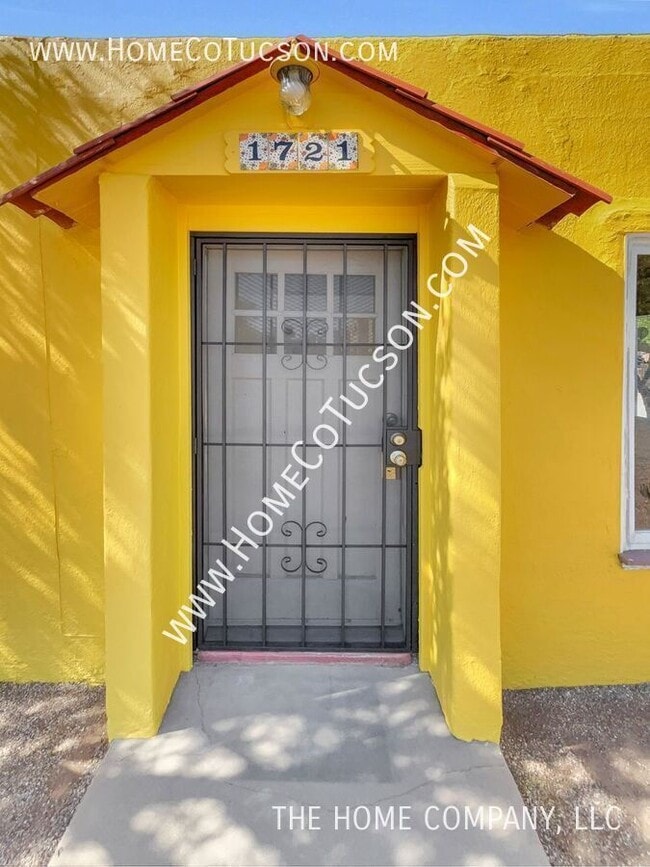 Building Photo - 1721 E Adelaide Dr