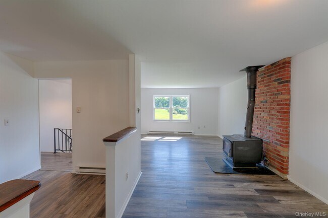 Building Photo - 17 Slate Field Ln