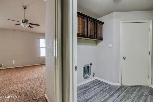 Building Photo - 12215 Stansbury Dr