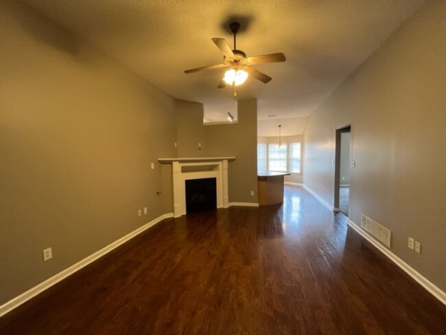 Building Photo - Renovated 3 Bedroom 2 Bath Home for Rent w...