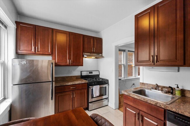 Primary Photo - 442 W Arlington Pl