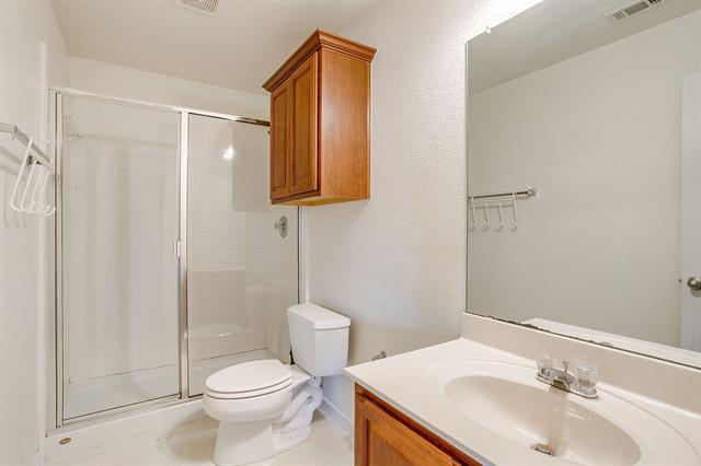 Building Photo - 14024 Esperanza Dr