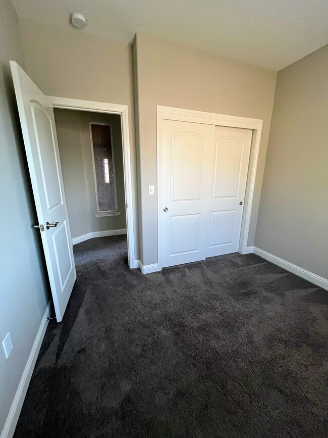Building Photo - 4396 Wickson Pl