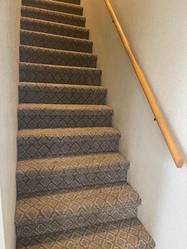 Building Photo - BEAUTIFUL HOME IN GREAT LOCATION! EASY ACCESS TO I-49!