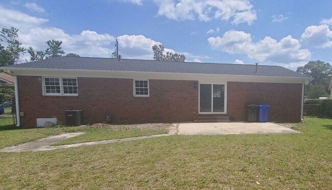 Building Photo - 483 Warmsprings Dr