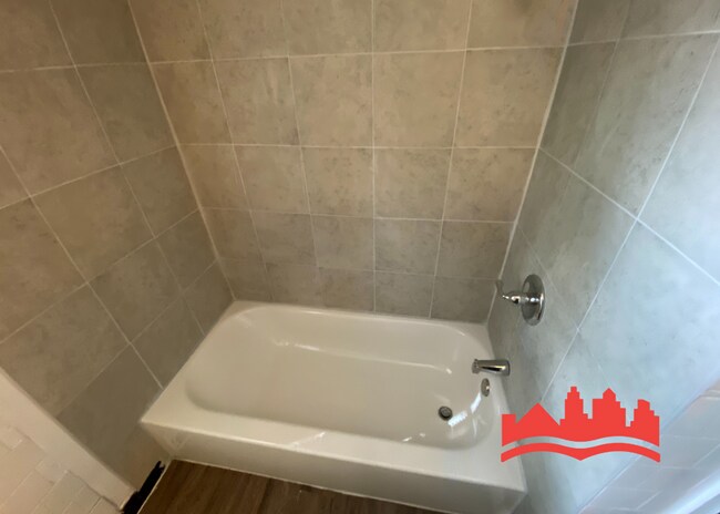 Building Photo - 956 Goodman St