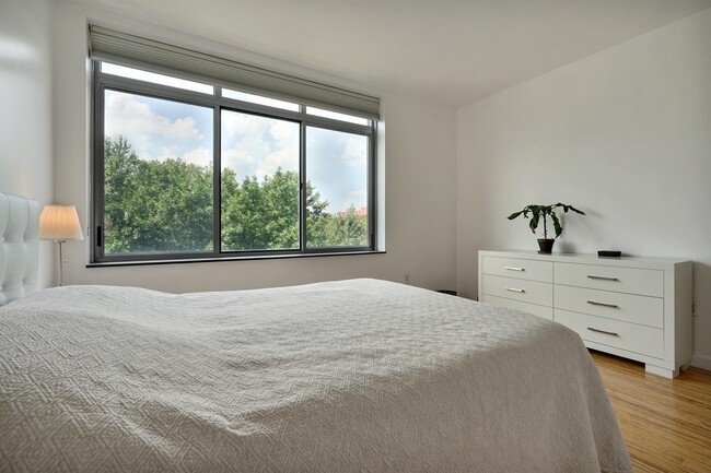 Building Photo - 25 McWilliams Pl