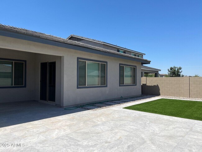 Building Photo - 22638 E Saddle Way
