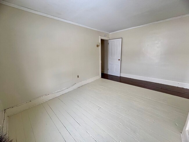 Building Photo - 3 Bedroom 1.5 Bathroom in Elizabethtown!