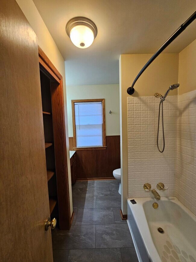 Building Photo - 2232 S 34th St