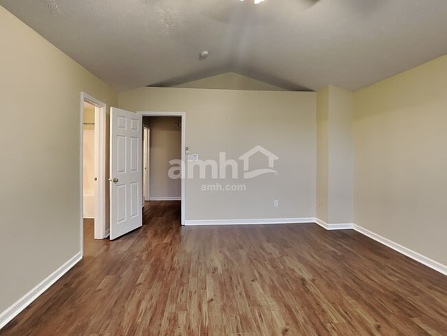 Building Photo - 551 Grabill Dr