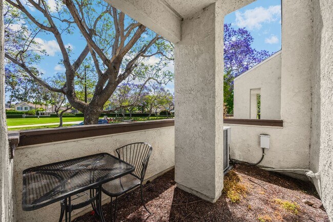 Building Photo - 3 Bed, 3 Bath townhome in Woodbridge Village