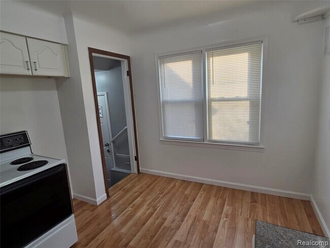 Building Photo - 1536 Hollywood St