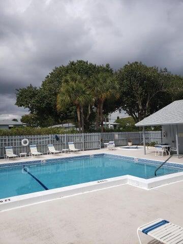 Building Photo - 2445 SW 22nd Ave