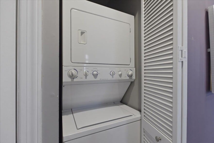 Building Photo - 36 S Ashland Ave