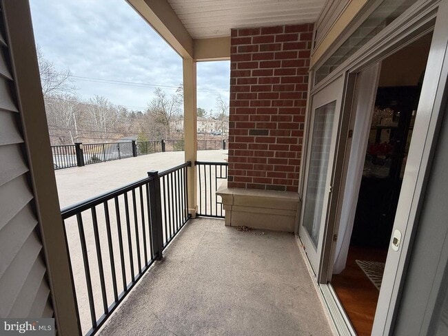 Building Photo - 266 Carson Terrace