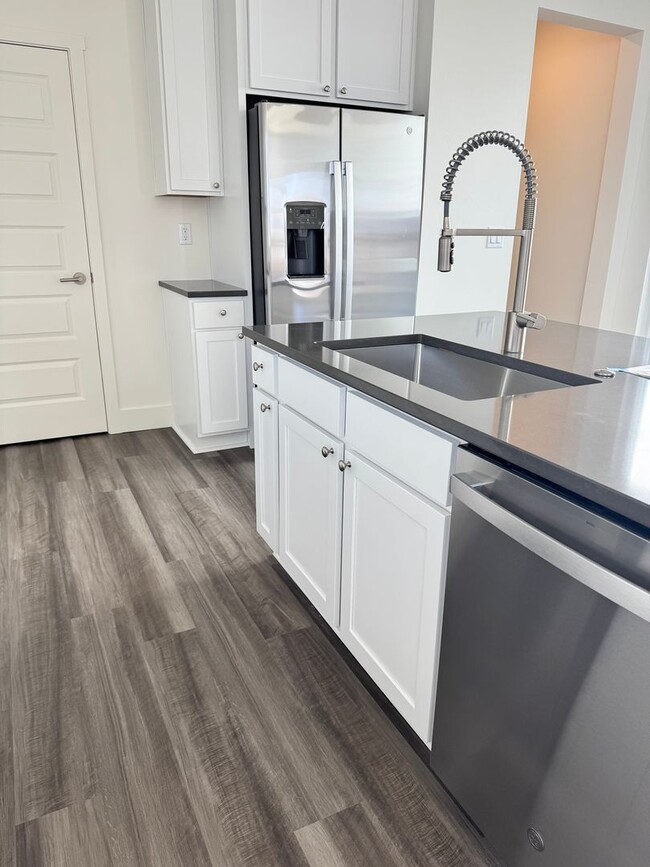 Building Photo - Brand New 4 Bedroom Home in Northwest Crossing