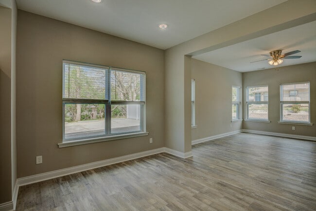 Building Photo - 5565 Limaburg Rd