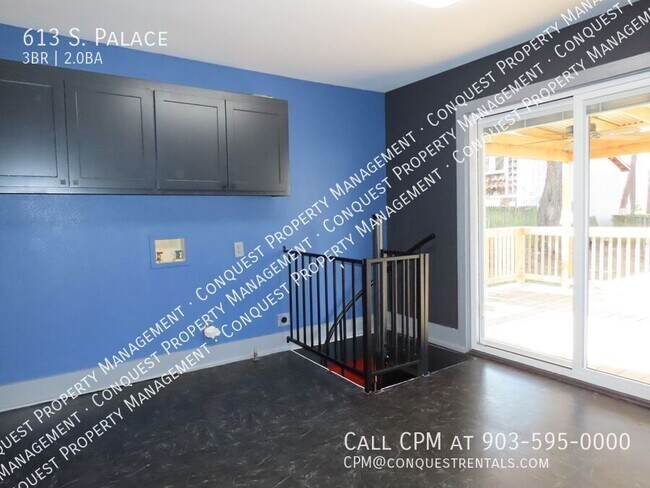 Building Photo - 613 S. Palace-