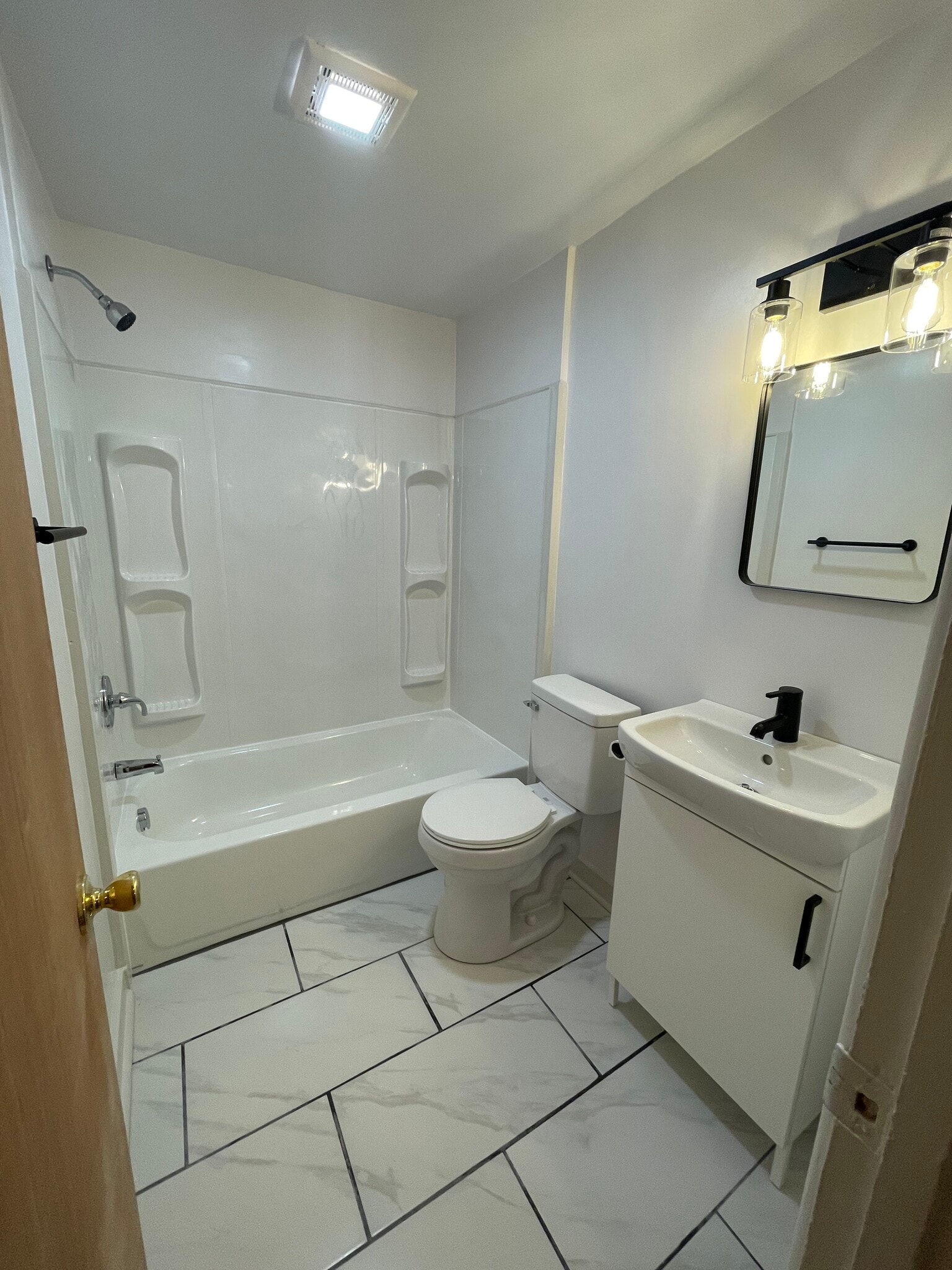 Bathroom - 1116 Arkansas Ave