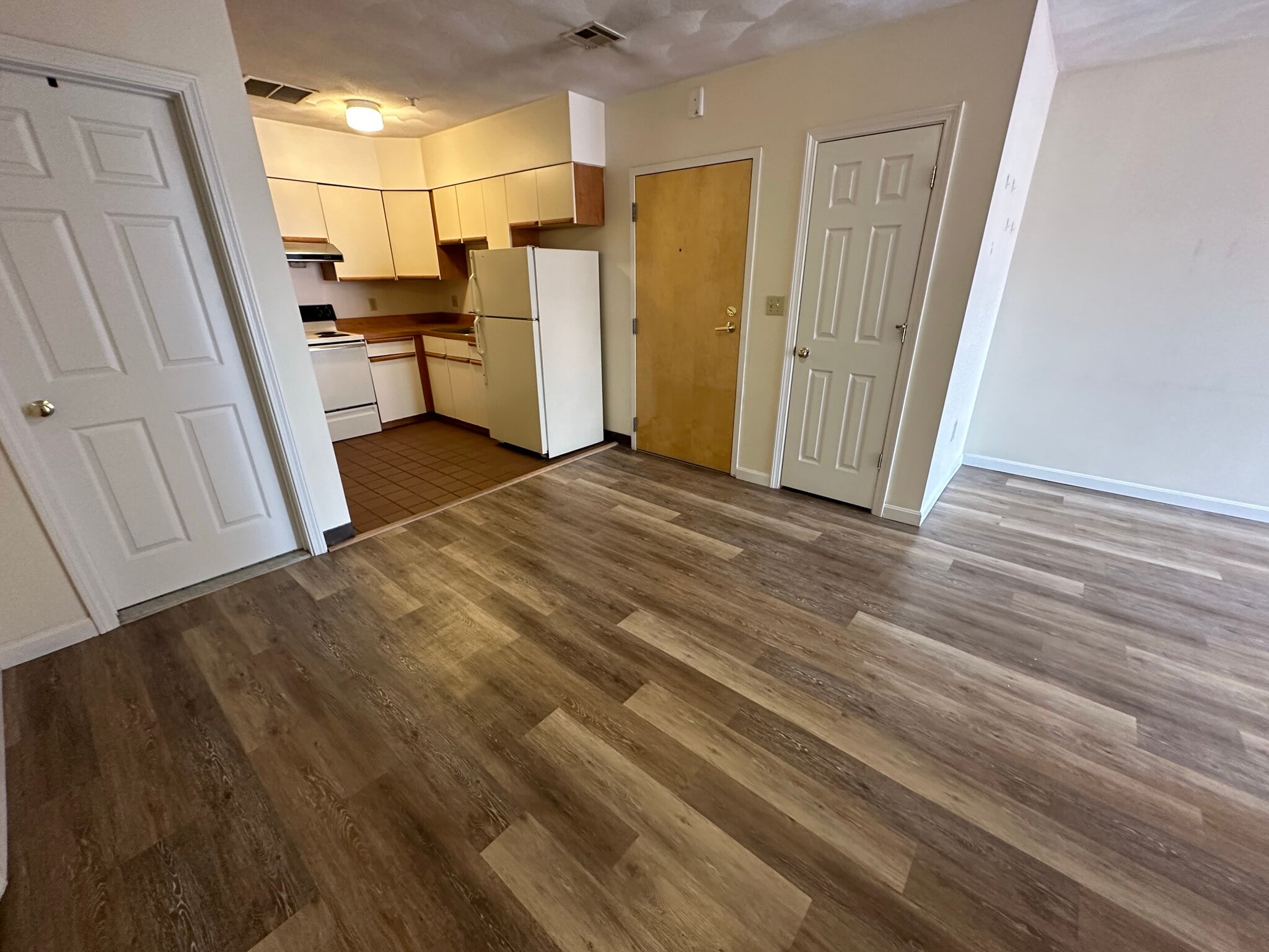 Building Photo - 79 Essex St