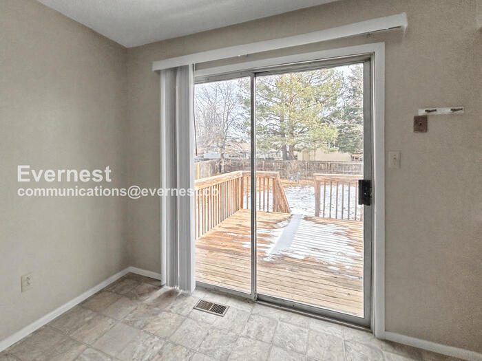 Building Photo - 7380 Colonial Dr