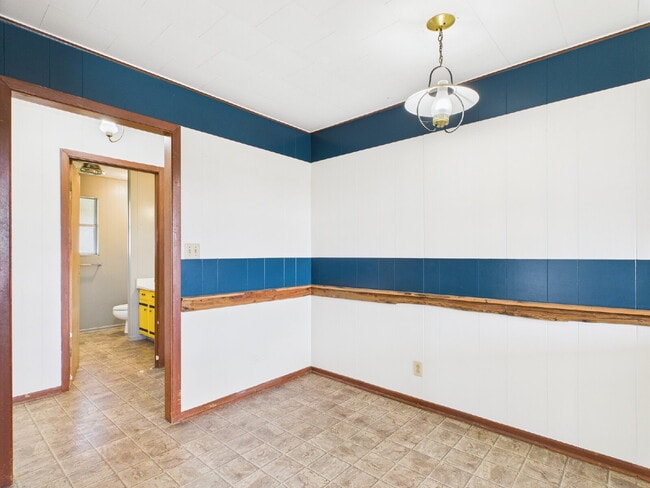 Building Photo - "Charming 1-Bedroom Haven in Fredericksbur...