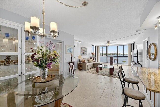 Building Photo - 7100 Sunshine Skyway Ln S