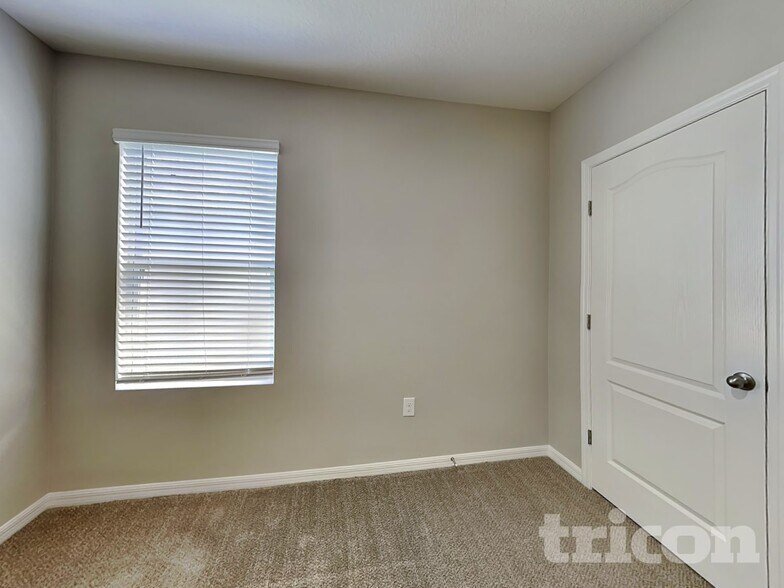 Building Photo - 5765 Arlington River Dr.