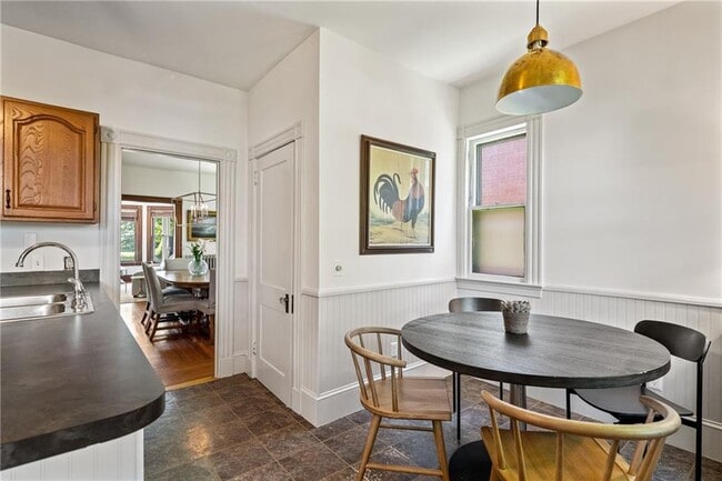 Building Photo - 14 Greenough Pl