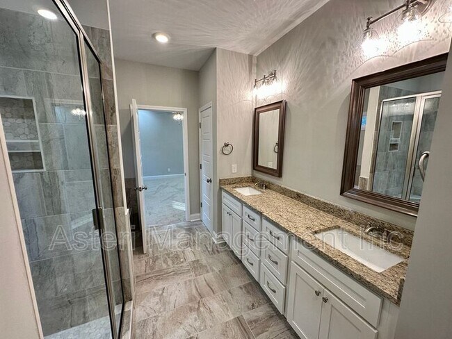 Building Photo - 107 Lasso Drive