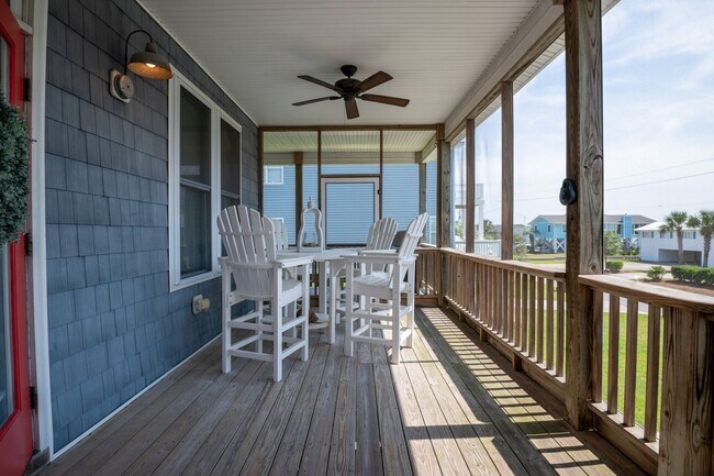 Building Photo - PERFECT SINGLE FAMILY OFF-SEASON MONTHLY R...